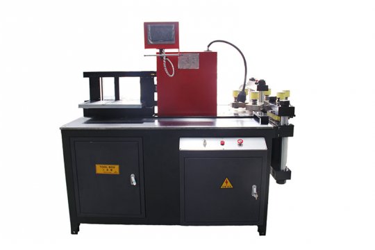 閉式數控母線加工機